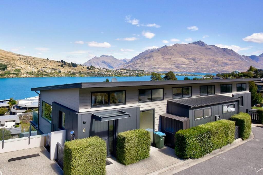 4 Bedroom Stunning Modern Family Home ควีนส์ทาวน์ ภายนอก รูปภาพ